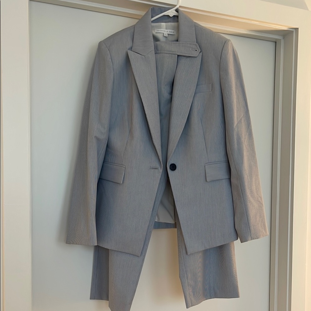 Theory Gray Suit Modern Tailored Silhouette